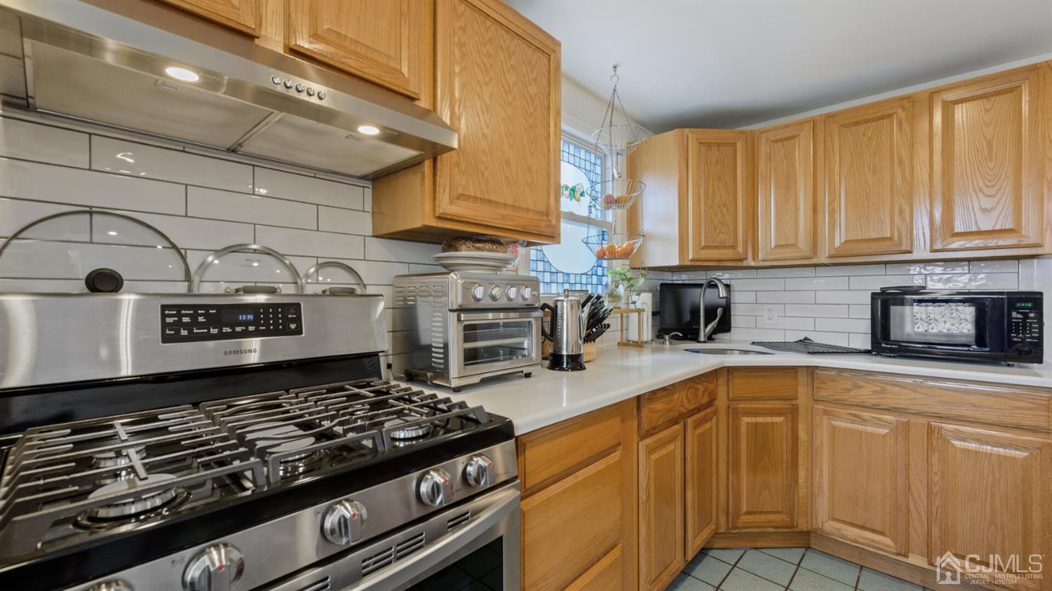21 Highfield Road Colonia, NJ 07067 - Photo 15 of 26 Kitchen - view 2