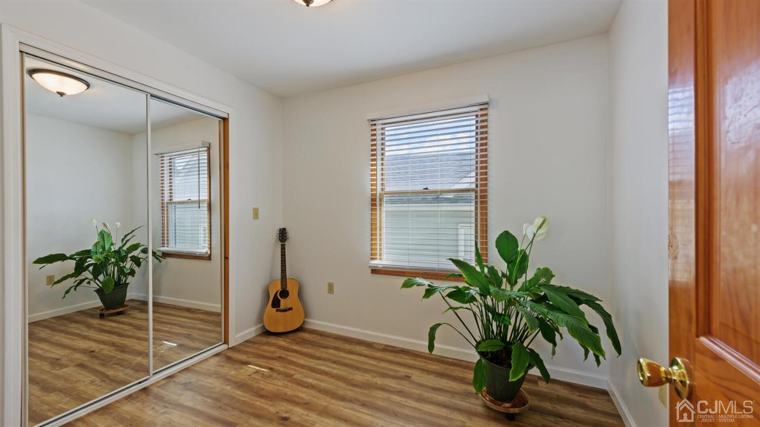 21 Highfield Road Colonia, NJ 07067 - Photo 17 of 26 2nd floor bedroom