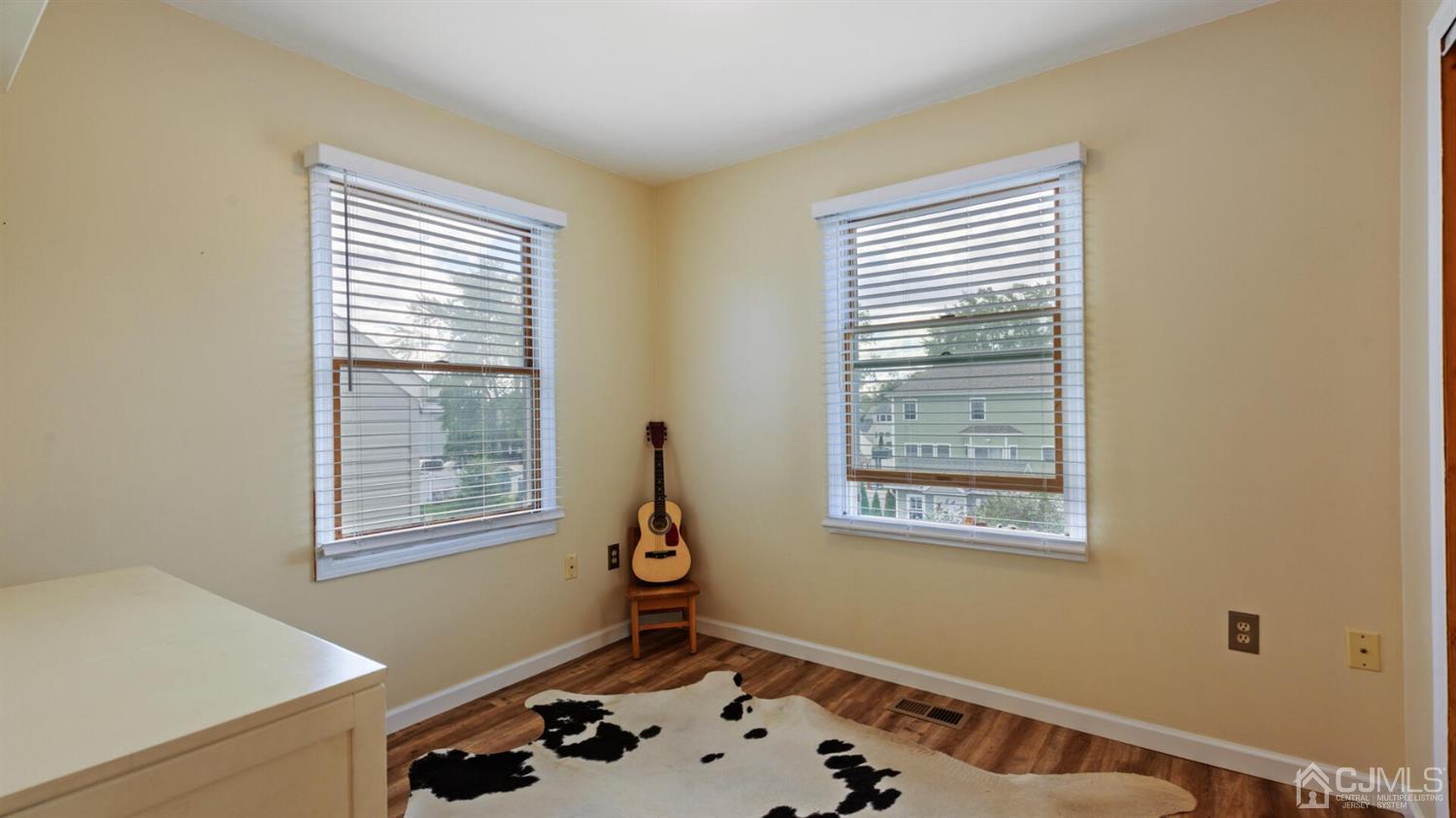 21 Highfield Road Colonia, NJ 07067 - Photo 18 of 26 2nd floor - bedroom