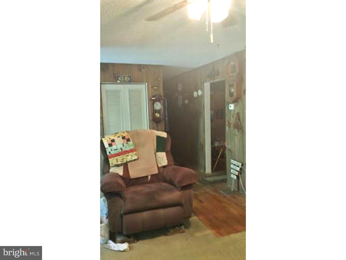 638 Media Road Oxford, PA 19363 - Photo 9 of 23 Living Room