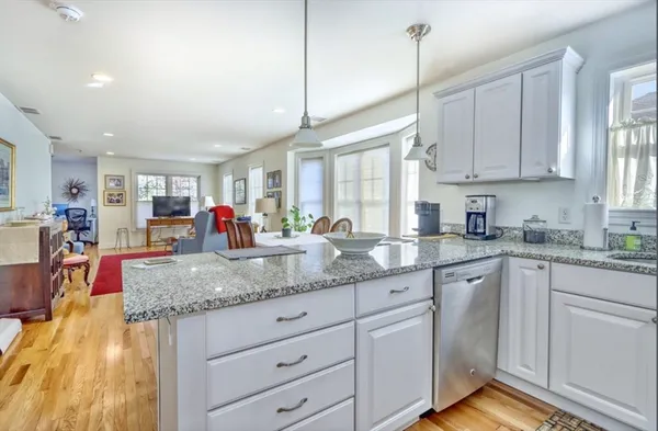 $3,000 | 32 Lagrange Street, Unit 1, Boston, MA 02132