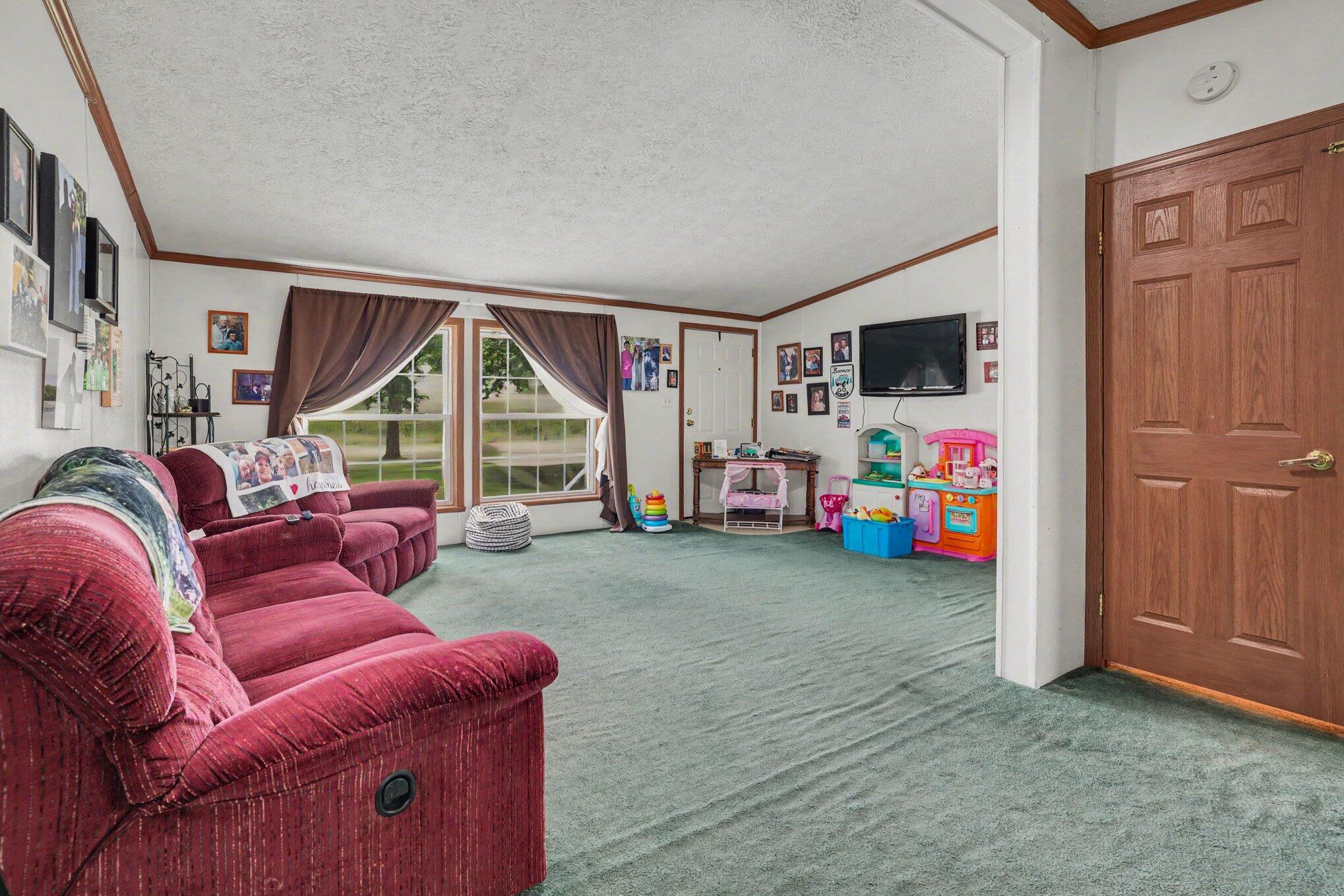 14420 Portage Road Vicksburg, MI 49097 - Photo 4 of 24 006_file_6721
