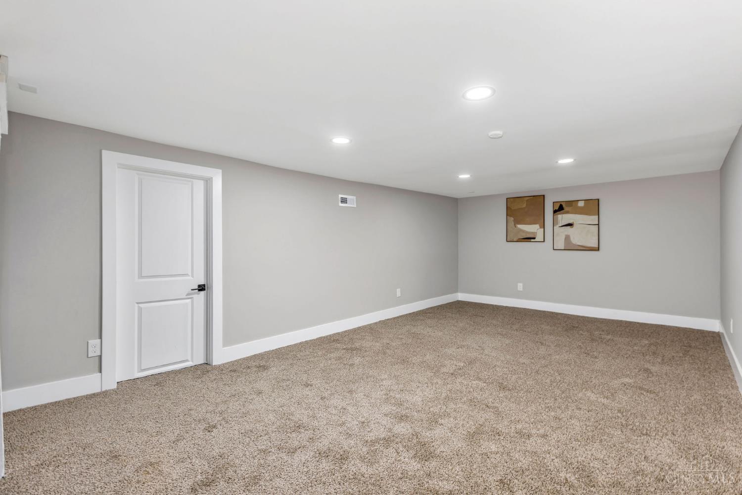 5753 Boomer Road Cincinnati, OH 45247 - Photo 34 of 40