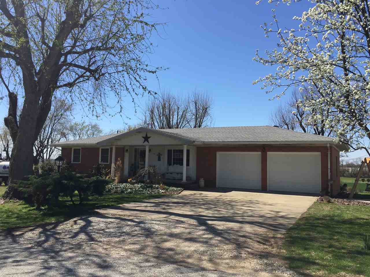 2703 South Sievers Ext Road Vincennes, IN 47591 - Photo 1 of 34