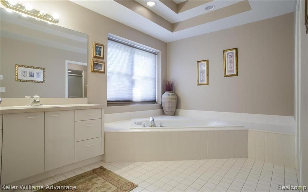 5259 Park Ridge Drive West Bloomfield, MI 48323 - Photo 24 of 39