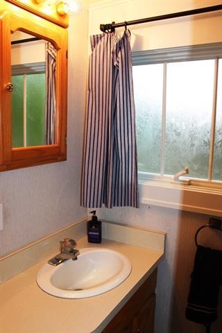 8686 East Hatchery Road Syracuse, IN 46567 - Photo 12 of 25 Gallery Image 12
