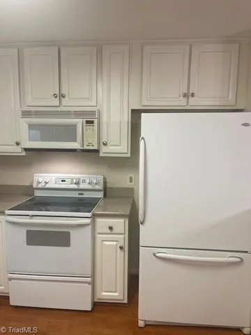 $2,400 | 403 Broughton Drive, Greensboro, NC 27410