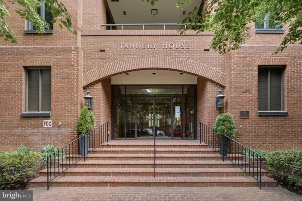 $3,700 | 601 Wilkes Street, Unit 301, Alexandria, VA 22314