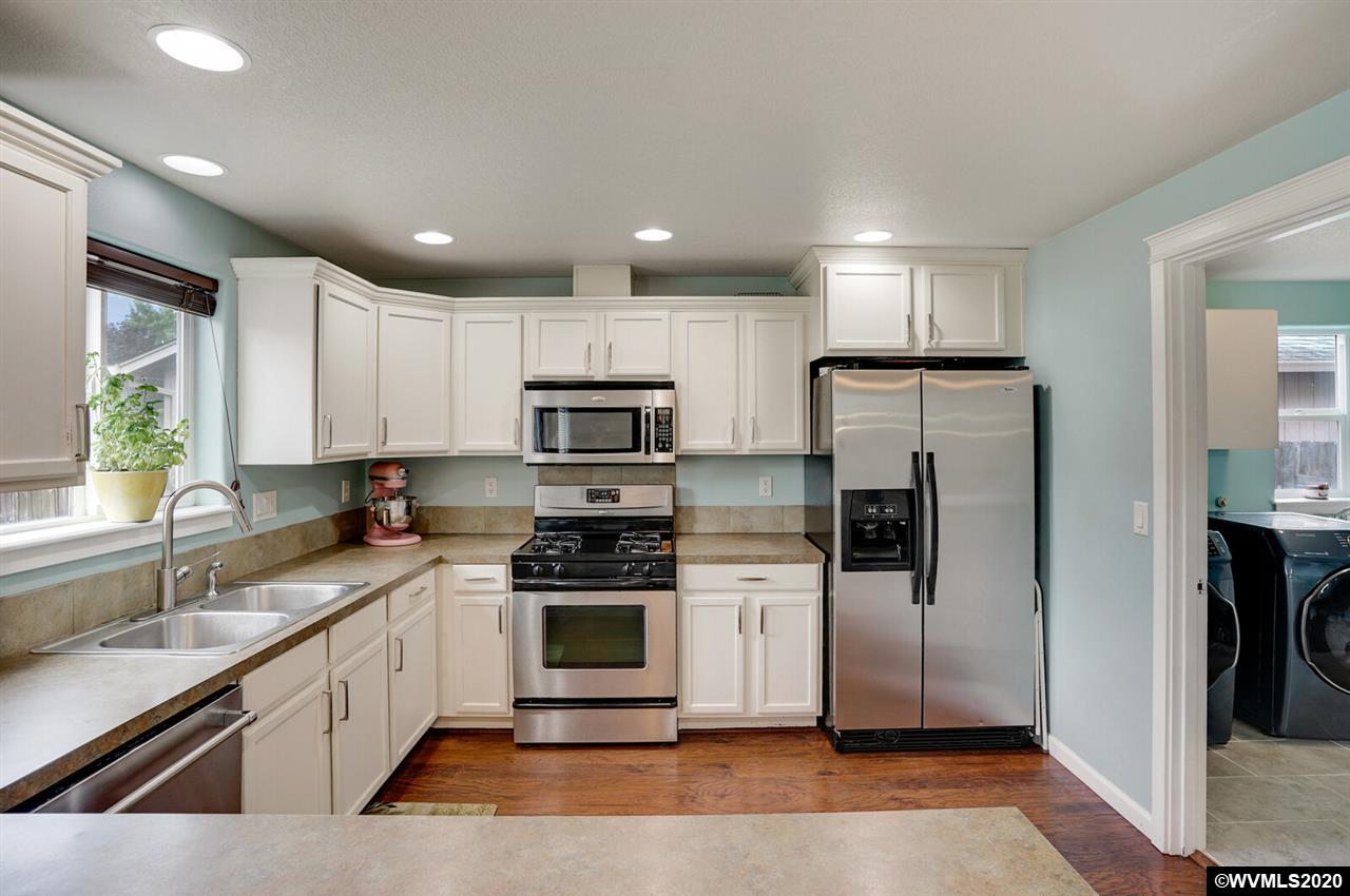 61 Grace Street Lebanon, OR 97355 - Photo 11 of 37 Gallery Image 11