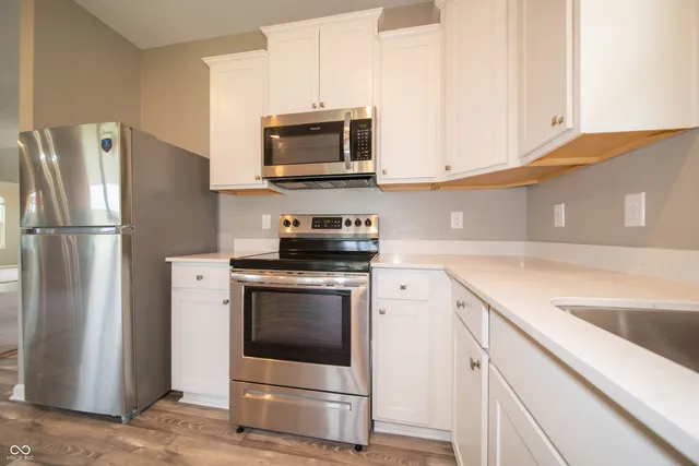 $2,350 | 7062 English Oak Drive, McCordsville, IN 46055