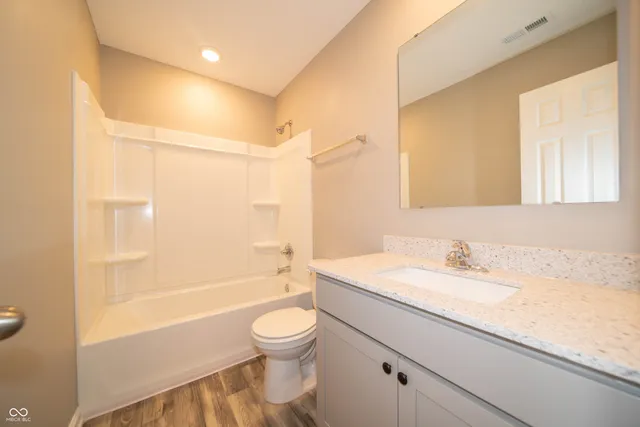 $2,350 | 7062 English Oak Drive, McCordsville, IN 46055