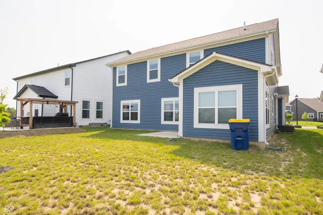 $2,350 | 7062 English Oak Drive, McCordsville, IN 46055