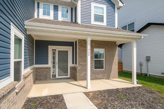 $2,350 | 7062 English Oak Drive, McCordsville, IN 46055