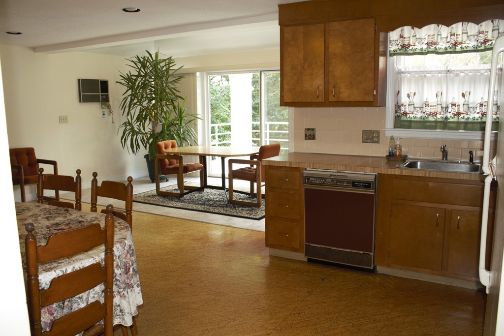43 Woodmere Road Framingham, MA 01701 - Photo 4 of 22 Gallery Image 4