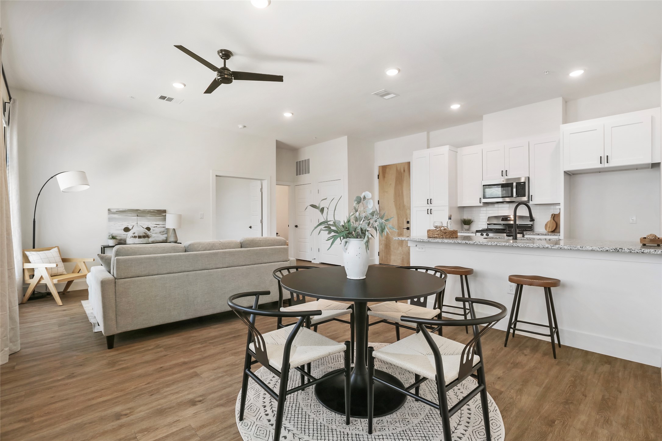 1811 Webberville Road, Unit 1209 Austin, TX 78721 - Photo 2 of 27