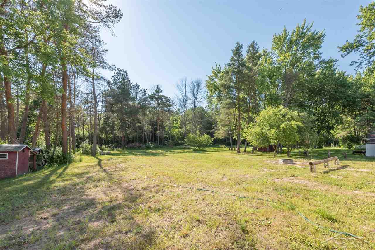 386 South 5 Mile Road Midland, MI 48640 - Photo 13 of 14 Large Backyard