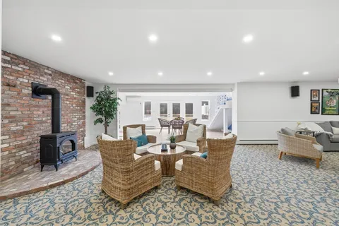 $2,200,000 | 6 Lynbrook Road, Southborough, MA 01772