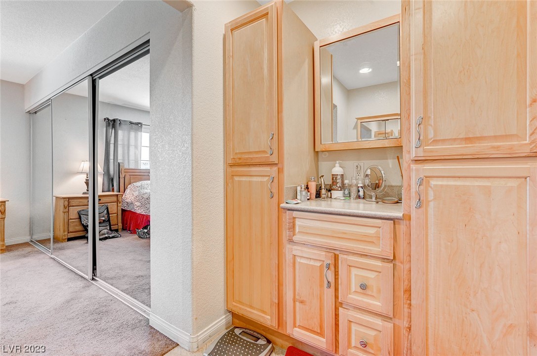 3236 South Lindell Road Las Vegas, NV 89146 - Photo 21 of 35 Gallery Image 21