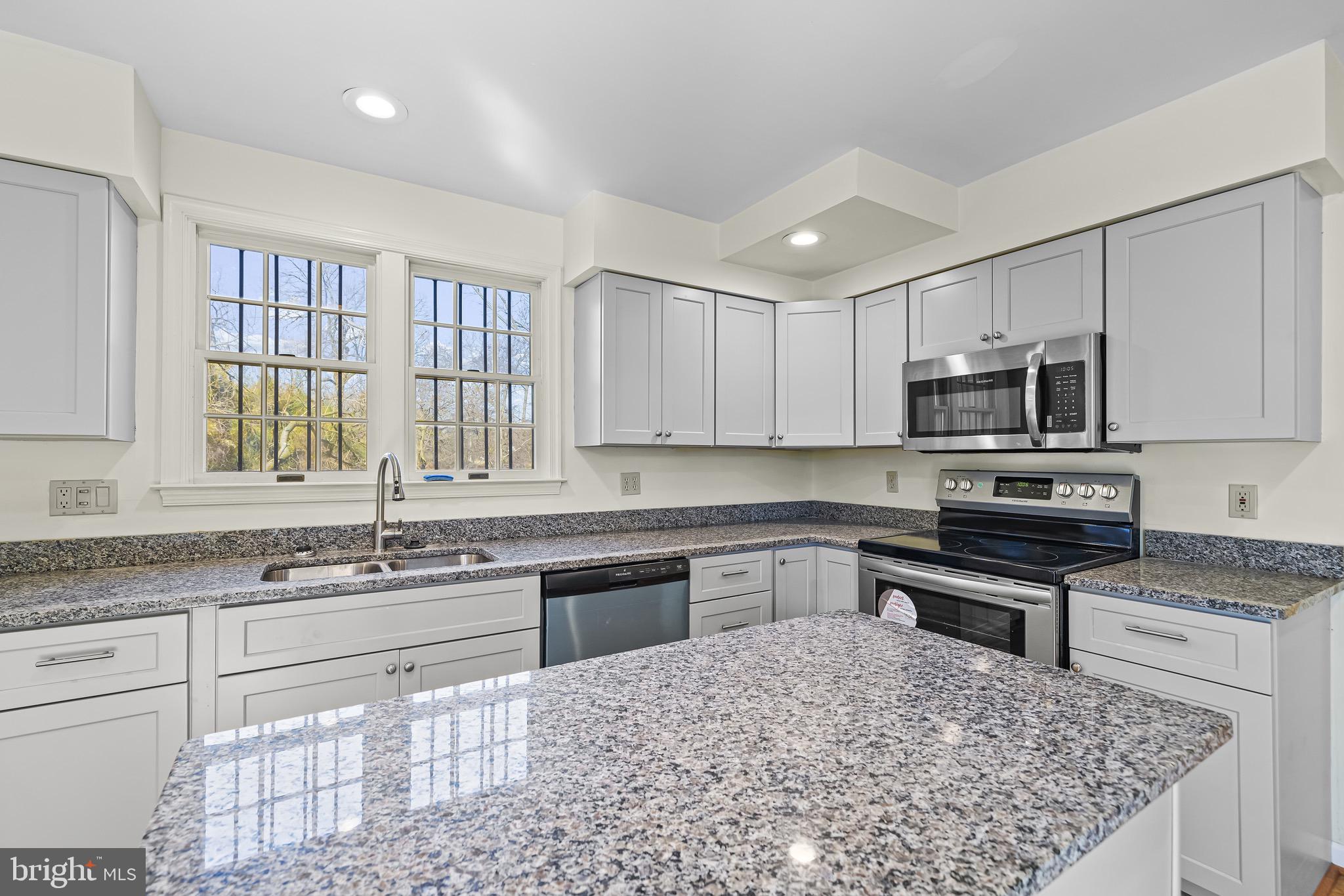 1609 Briggs Chaney Road Silver Spring, MD 20905 - Photo 11 of 43