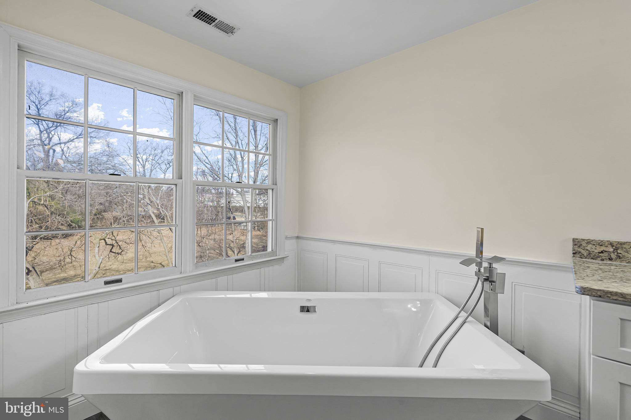 1609 Briggs Chaney Road Silver Spring, MD 20905 - Photo 21 of 43 Primary bath