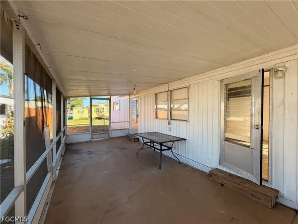 $895 | 121 Coachlight Lane, North Fort Myers, FL 33917