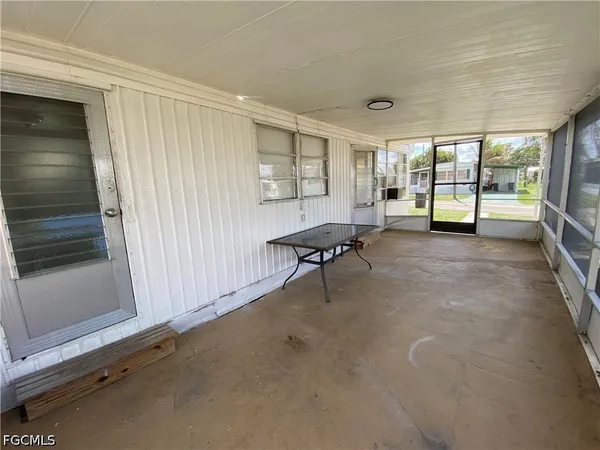 $895 | 121 Coachlight Lane, North Fort Myers, FL 33917