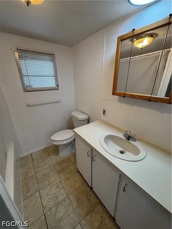 $895 | 121 Coachlight Lane, North Fort Myers, FL 33917
