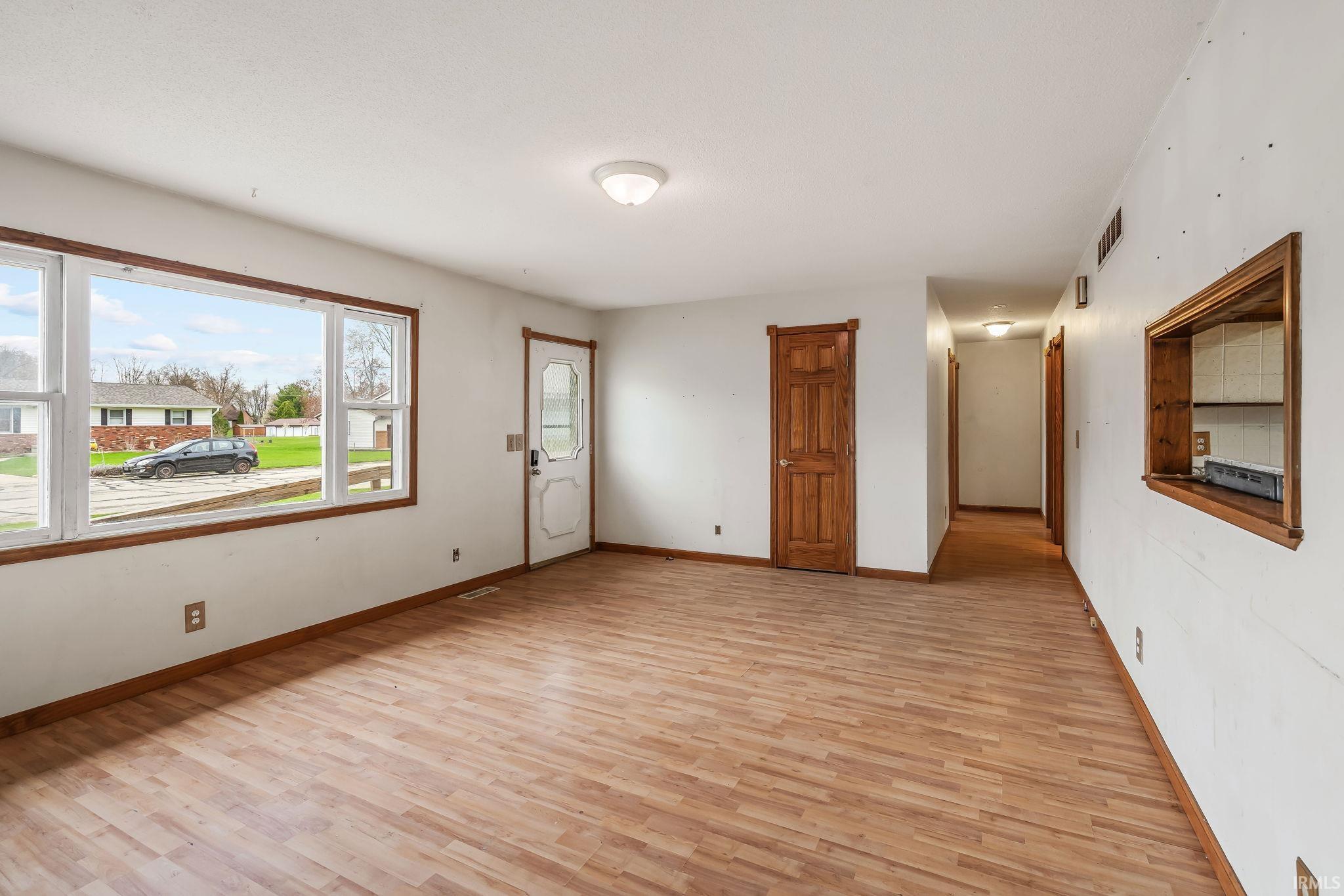 906 West Fortna Drive Rochester, IN 46975 - Photo 3 of 31