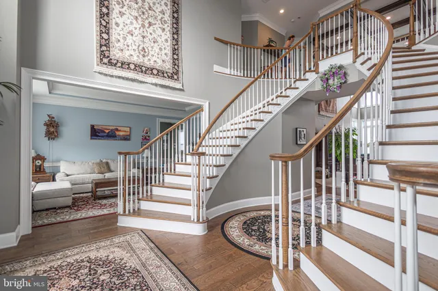 a view of entryway and hall