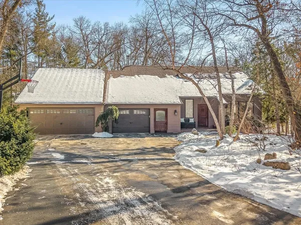 $580,000 | 7447 Stacy Court, Roscoe, IL 61073