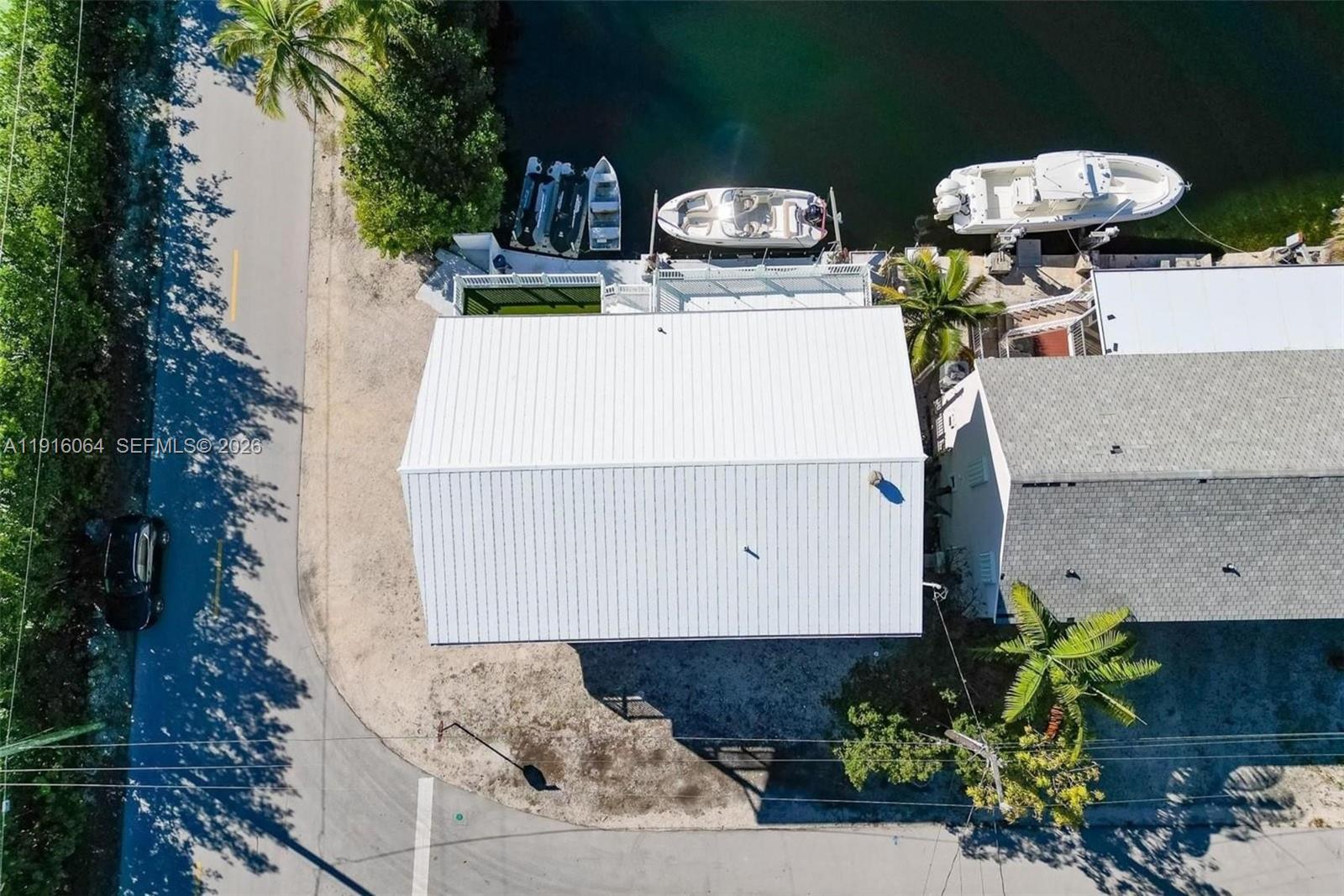 2 Snipe Road Key Largo, FL 33037 - Photo 37 of 45 a view of outdoor space and garden