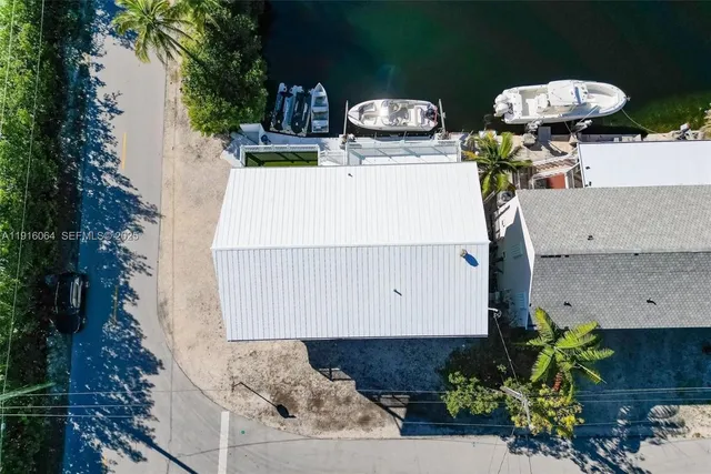 a view of outdoor space and garden