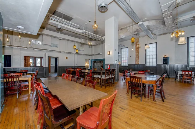 $1,100,000 | 102 West Fox Street, Caldwell, TX 77836