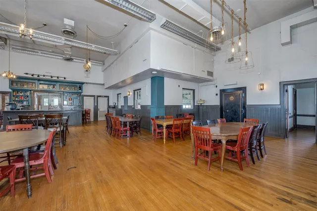 $1,100,000 | 102 West Fox Street, Caldwell, TX 77836