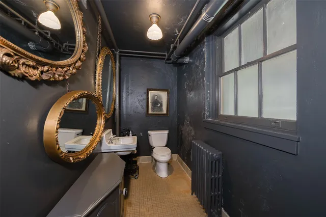 $1,100,000 | 102 West Fox Street, Caldwell, TX 77836