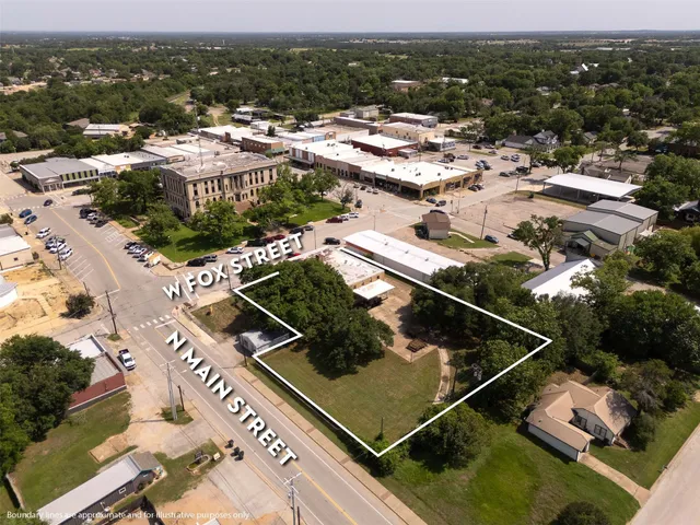 $1,100,000 | 102 West Fox Street, Caldwell, TX 77836