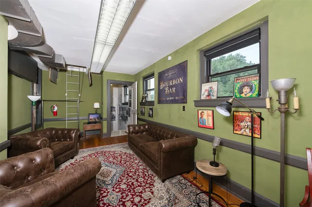 $1,100,000 | 102 West Fox Street, Caldwell, TX 77836