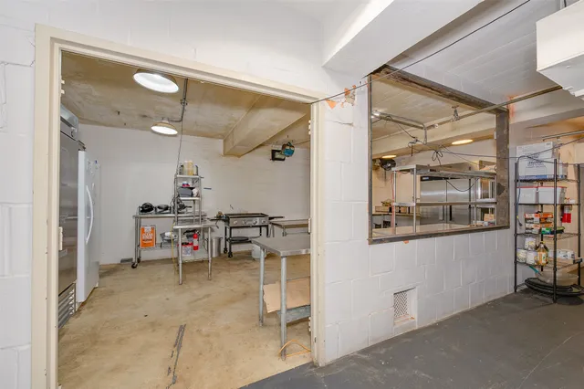 $1,100,000 | 102 West Fox Street, Caldwell, TX 77836