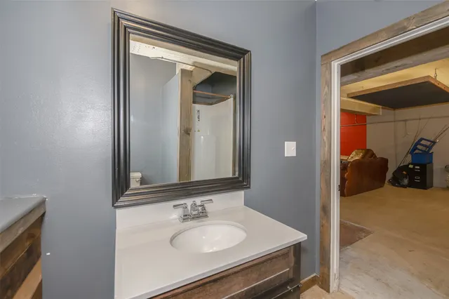 $1,100,000 | 102 West Fox Street, Caldwell, TX 77836