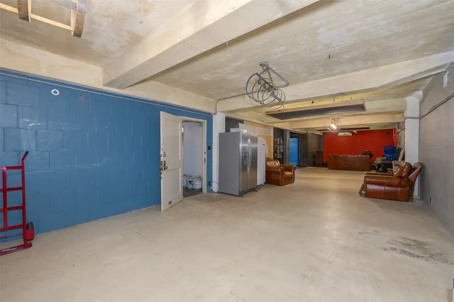 $1,100,000 | 102 West Fox Street, Caldwell, TX 77836