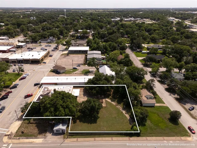 $1,100,000 | 102 West Fox Street, Caldwell, TX 77836