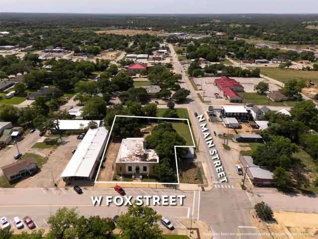 $1,100,000 | 102 West Fox Street, Caldwell, TX 77836
