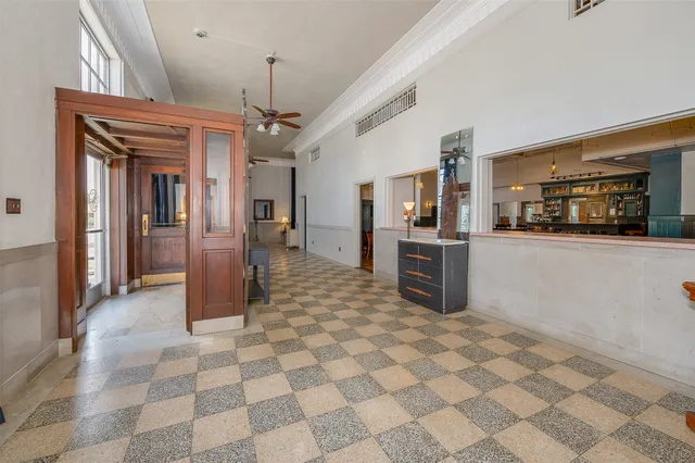 $1,100,000 | 102 West Fox Street, Caldwell, TX 77836