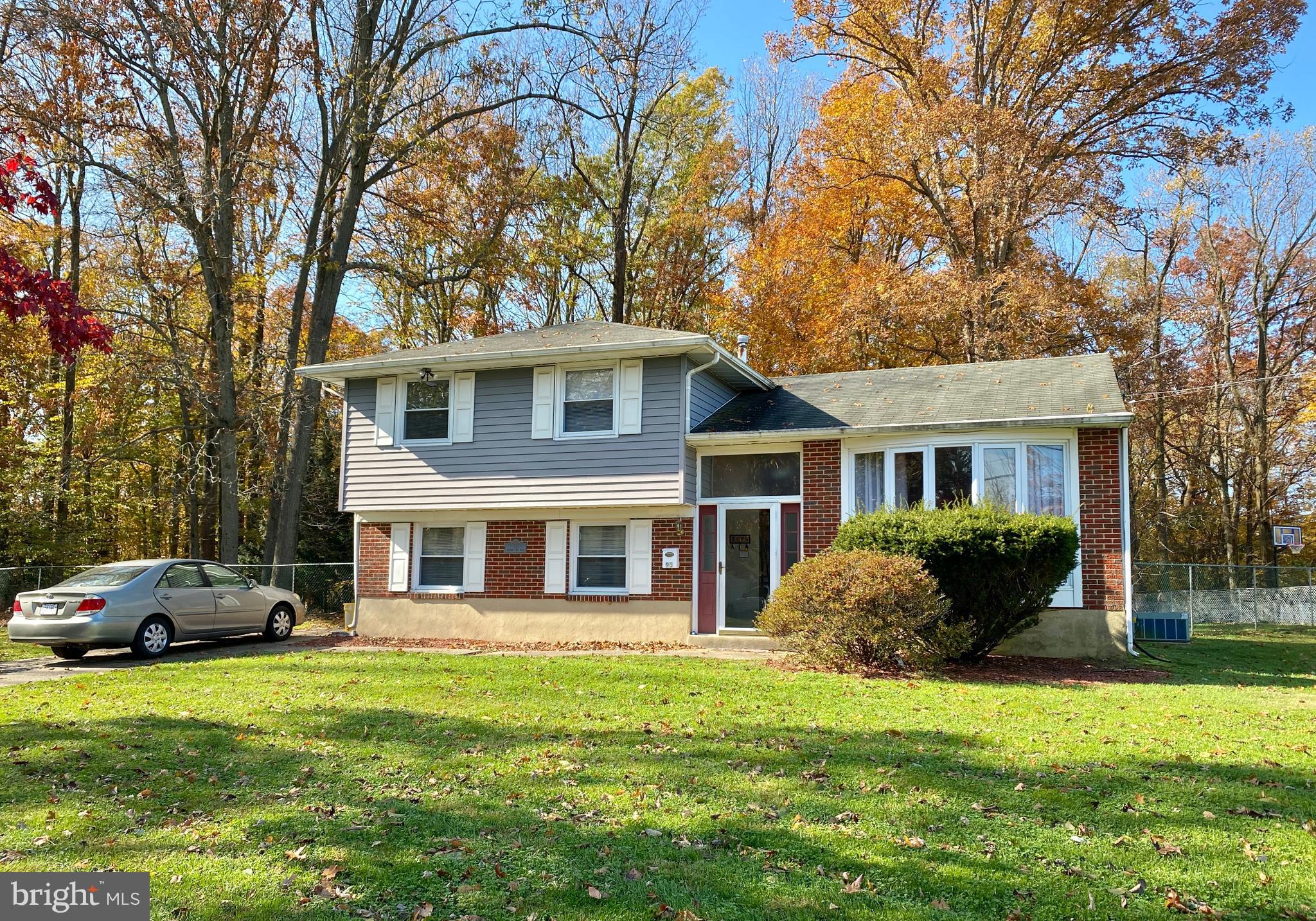 95 Winding Way Road Stratford, NJ 08084 - Photo 2 of 25