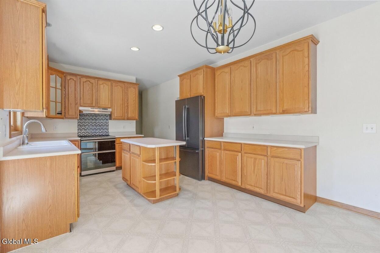 11 Rose Lane Rensselaer, NY 12144 - Photo 4 of 50 saleswise-retouch-1756919781105