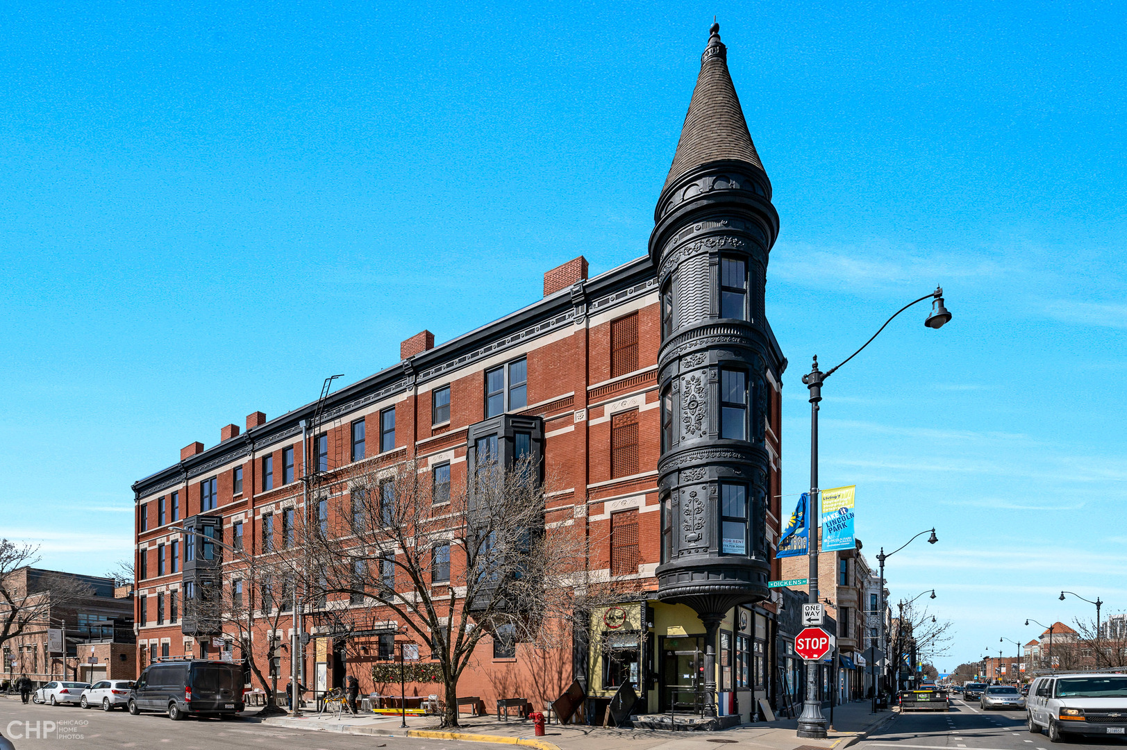 2100 North Halsted Street, Unit 4R Chicago, IL 60614 - Photo 1 of 26 a front view of a building with street