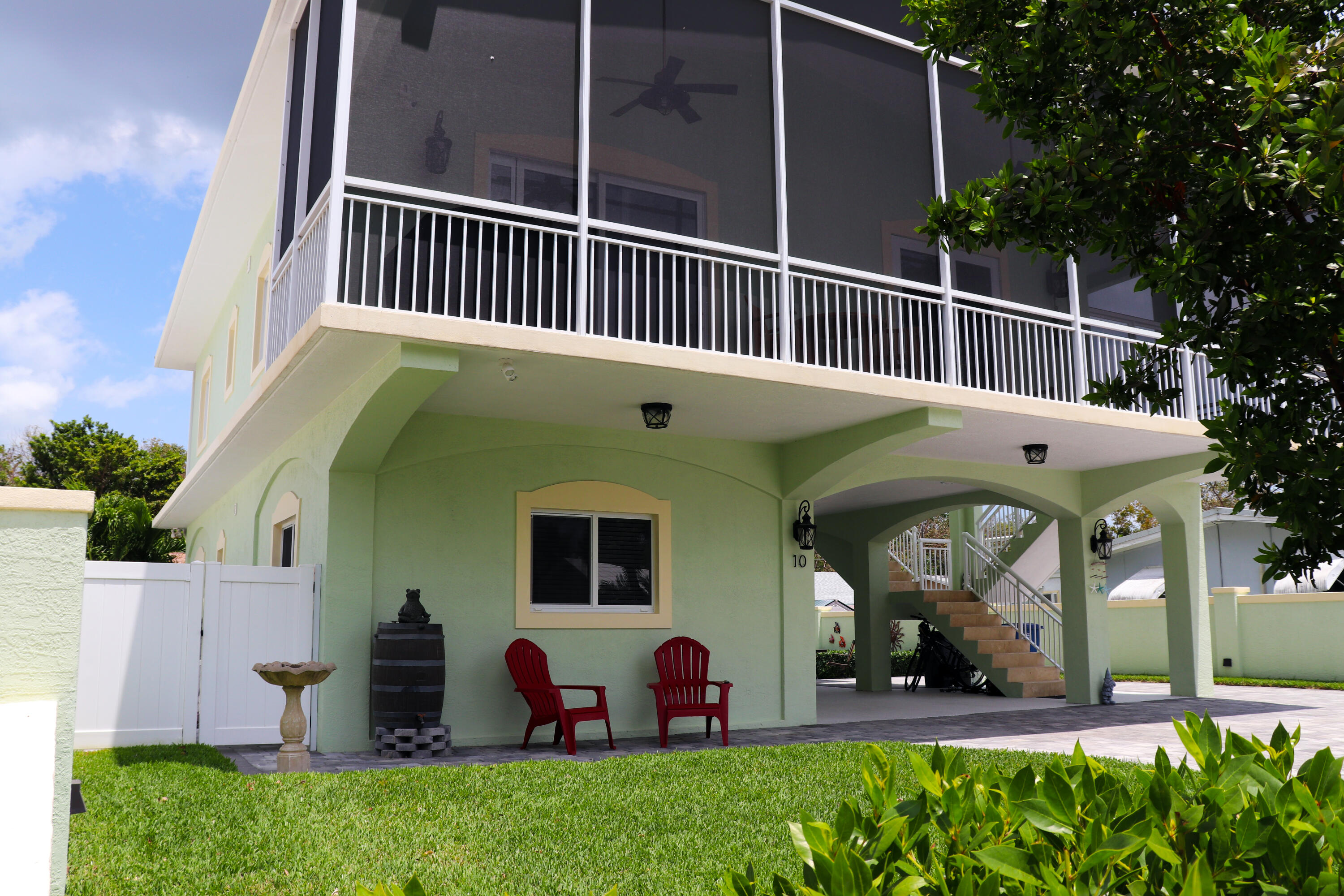 10 North End Road Key Largo, FL 33037 - Photo 14 of 39 Frontyard 3