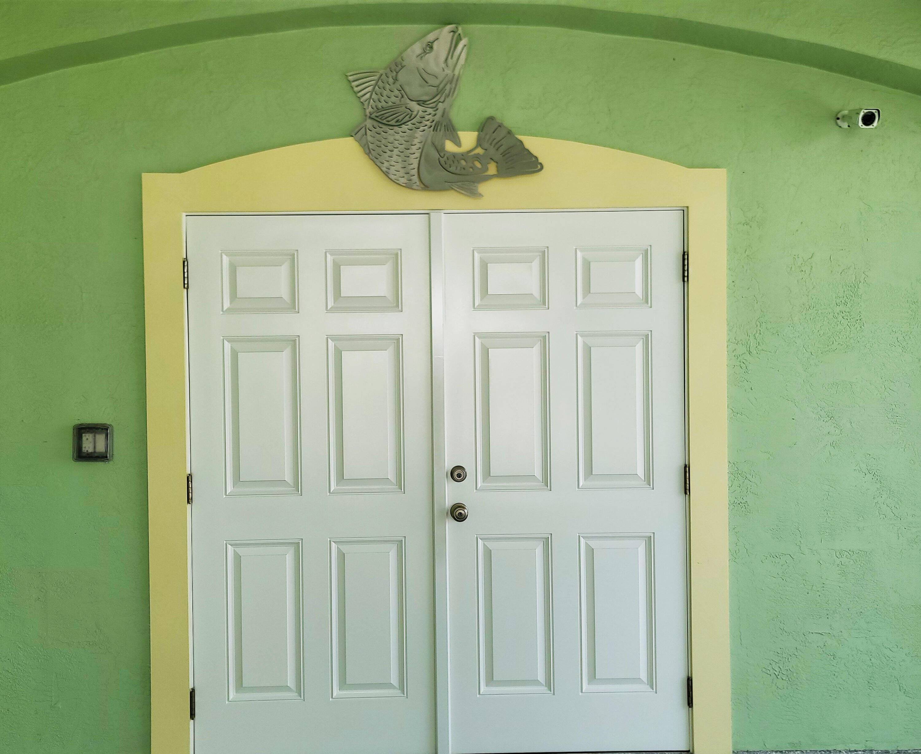 10 North End Road Key Largo, FL 33037 - Photo 23 of 39 Storage Entrance