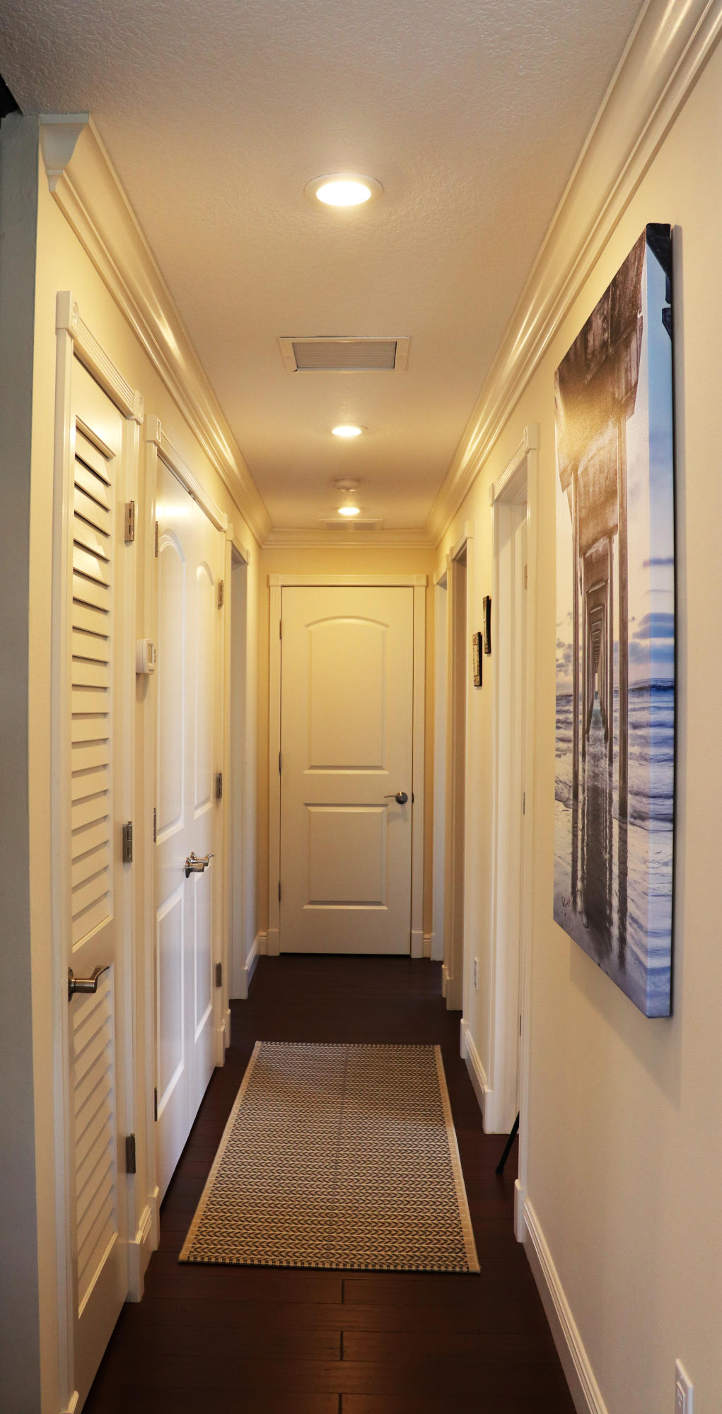 10 North End Road Key Largo, FL 33037 - Photo 5 of 39 Upstairs Hallway