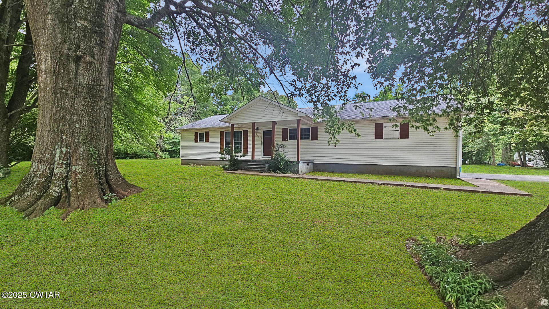 215 Front Street Trezevant, TN 38258 - Photo 1 of 18 19-Aug 04 2025 06_20am-DBLm
